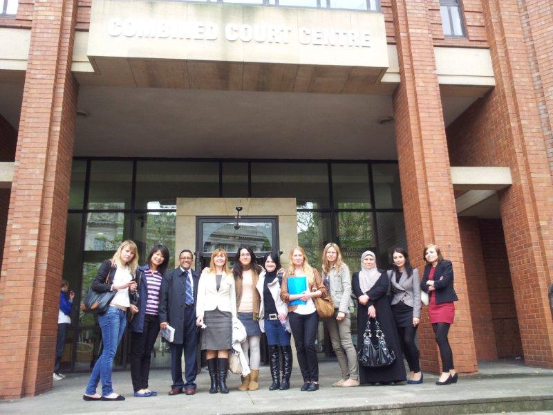 ICIT2 students outside Hull Crown Court
